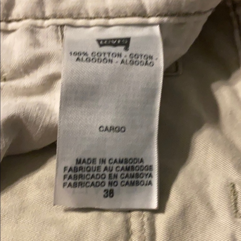Tan Levi’s Cargo Shorts 36 Gently Used